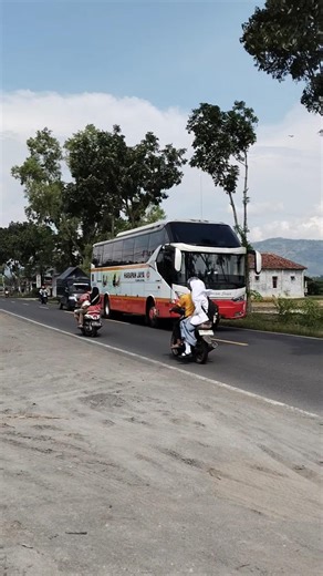 Om Telolet om #automobile #truck #basuri #trukoleng