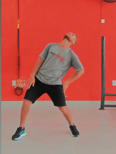 Usei uma coreografia de uma música de funk em cima dessa melodia, veja como ficou ☺️🤌🏽✨ . . . . #funk #molodia #arte #dancer #tik_tok #expressaocorporal