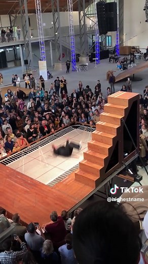Powerful Performance, Yoann Bourgeois Captivates Audience with Powerful Performance