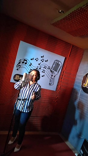 Hola mis juanilovers para ustedes este temita Como Quisiera.. D R.. . Si te gusta compartelo.. Gracias linda noche | Juanita iris pagina oficial