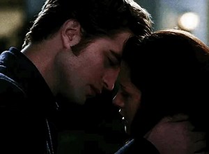 twilight. #lyrics #lyricsvideo #fy #fyp #fypシ #nightslikethis #thekidlaroi #twilight #bellaandedward