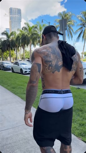 Lupin brace sagging on Instagram: "#sagg #sagger #saggers #sagging #lowsagging #frontsagging #back #backview #fashion #style #swag #swagger #explore #explorepage #nike #nikes #gay #jeans #maskedmen #dop #dl #brasil #men #menfashion #underwear #dl"