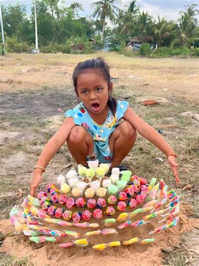 Survival Skills The girl's clever idea to create new candy 🍡🍡 #camping #experience #survival #outdoors #usefu #tiktok #viral #share
