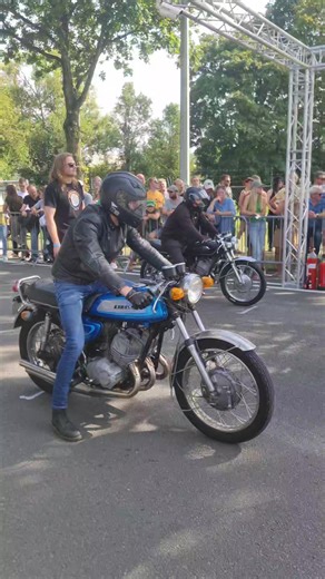 120K views · 3.5K reactions | 1973 Kawasaki - Mach III H1 500cc 2Stroke Drag race Classic Bike 2strokelife MotoMadness #kawasaki #kawasaki500cc #racingislive #dragrace #classicbikes #2strokeclassic | 2strokelife | Facebook