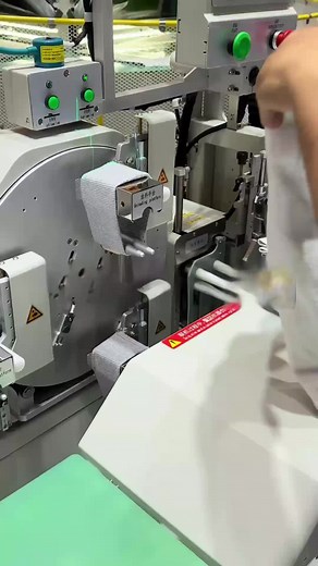 Rib cuff attaching machine#automaticlockstitchtemplatesewingmachine #automaticsewingmachines#industrialsewingmachine#fullyautomaticsewingmachine#fdkauto