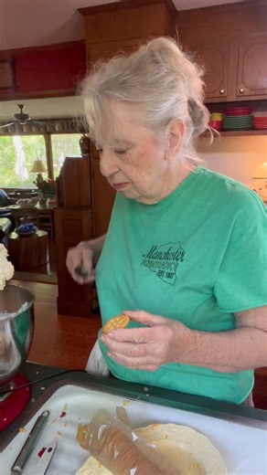 1M views · 36K reactions | I made this pineapple dip for Easter. But...