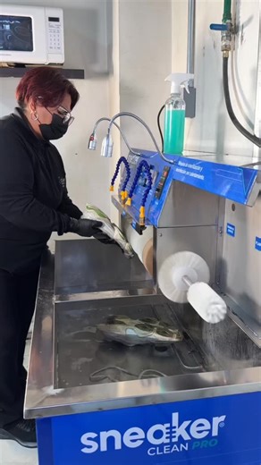 Sabías que con Sneaker Clean Pro puedes emprender desde cero? Mándame mensaje y te lo cuento🙌 | Exo7