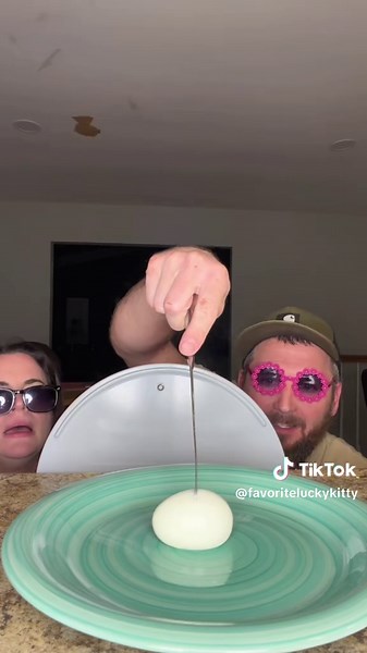 exploding egg prank 🤣🤣🤣🫣 #viral #trending #usa #foryoupage #egg | exploding egg