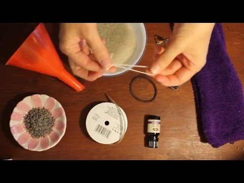 How To Make An Easy Aromatherapy Heat Rice Pack