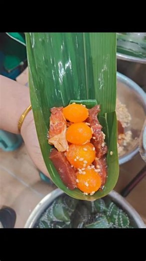 四连珠蛋黄肉粽超好吃#粽子 #粽子 #新鲜的粽子 #粽子又香又甜 #粽子