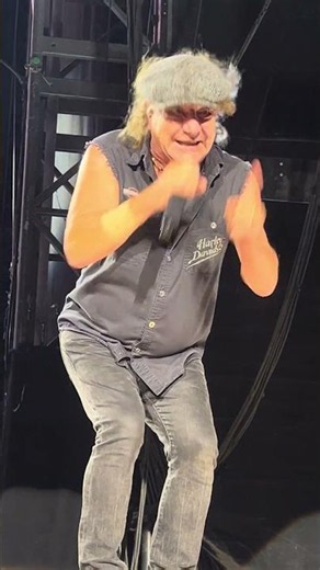 AC/DC - Back in Black (Live at Notre Dame Stadium)