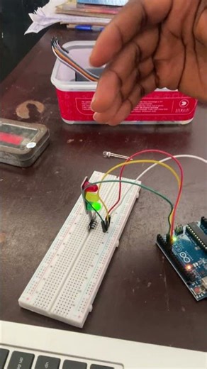 Traffic Light System using LEDs