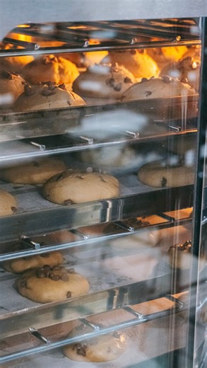 Venancio USA on Instagram: "HIGH-PERFORMANCE CONVECTION: Professional Technology for Your Kitchen 🔥 Powerful burner system: 22,500 BTU (CO50G) | 45,000 BTU per burner (CO100G/CO200G) ✓ Stainless steel construction with detachable door and double-pane window ✓ Reinforced 1020 steel chassis with interlocking frame system ✓ Porcelain-enameled cavity with coved corners for maximum heat circulation ✓ 5 chrome-plated racks, 9 adjustable positions (2" minimum spacing) ✓ Solid state thermostat: precise