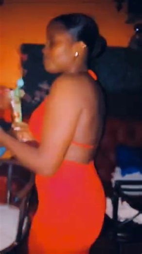 Vidéos de Nephieshop pèpè (@nephieshop) avec Right Here Waiting Zouk Love - Marlon Alves