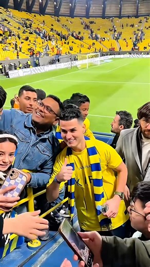 Let’s always smile, friends 😊 #cristianoronaldo #saudiarabia #riyadh #football #ronaldo #cr7 #fifa