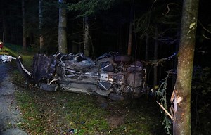 Schwerer Verkehrsunfall im Landkreis Passau: Zwei Autos prallen zusammen