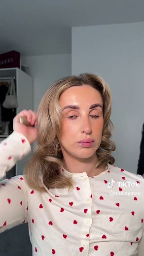 Flicky Ends Hair Tutorial with the Best Hot Brush