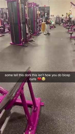 bicep curl tut #gym #gymlife #gymrat #gymtok #real | bicep