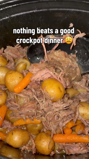 Slow Cooker Roast + Potatoes & Carrots 🤍🥔🥕
