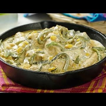 Rajas Poblanas Cremosas con Pollo