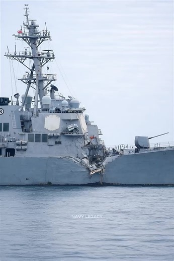 Collision in the Persian Gulf Leaves USS Porter (DDG-78) Heavily Damaged. The Arleigh Burke-class destroyer USS Porter (DDG-78) sustained substantial damage after a collision with the oil tanker MV Otowasan while operating in the Persian Gulf. During the incident, the larger tanker made contact with Porter’s starboard side, delivering a powerful impact that compromised sections of the destroyer’s outer hull. The collision resulted in visible structural damage, including buckled steel plating, to