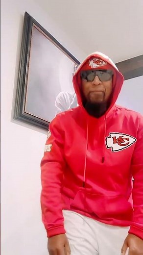 Use #CHIEFSREDKINGDOM to show out for the ‪@KansasCityChiefs‬ let’s go!!!!