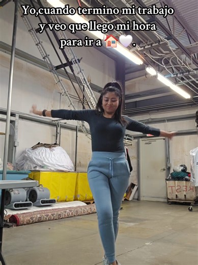 Contiene: Baila Esta Cumbia. Yo, terminando un dia de trabajo y es hora de ir a 🏠#baila #cumbia #fyp #relajada #paratiiiiiiiiiiiiiiiiiiiiiiiiiiiiiii