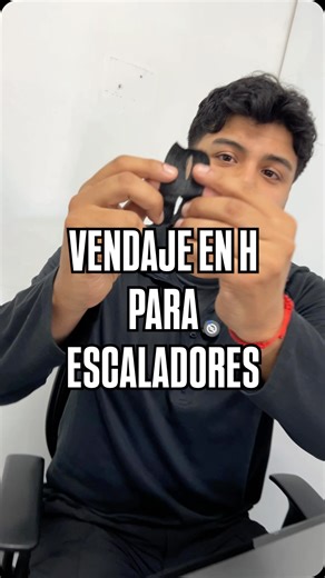 KDT | Kinesiología Deportiva & Traumatológica en Pucón on Instagram: "Las lesiones de polea son más comunes de lo que parece en escalada. En este video te mostramos cómo hacer el vendaje en H, una herramienta que puede servir como apoyo cuando ya existe una lesión, siempre entendiendo que no reemplaza una evaluación ni un proceso de rehabilitación. En KDT creemos que escalar bien también es escalar con criterio. Cuidar tus dedos hoy es seguir escalando mañana. 📩 Si tienes dudas o molestias, te 