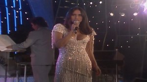 Fafá de Belém é uma cantora, compositora e atriz brasileira. A cantora ganhou reconhecimento nacional quando, em 1975, a música "Filho da Bahia", cantada por ela, foi introduzida na trilha sonora da telenovela Gabriela. Na metade da década de 80 Fafá tomou um rumo em sua carreira, que foi bastante criticado pelos mais conservadores; ela passou a incluir no repertório gêneros mais popularescos, como sertanejo, brega e principalmente lambada, apesar de nessa década ela ter-se consagrado como canto