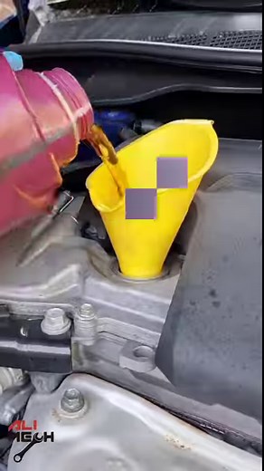 Engine oil change on toyota camry 2015-2017 #Flush #oilchange #mechanic #cargirls #carguys #carwash #cleaning #satisfyingvideo #detailing #meguaers #maintenance #camry #qualityparts #qualityrepairs #alimech #headlights #brakerotors #brakerotor #satisfying #spain #barcelona #oilchange #reelart #artreels #toyota #powertools #diyprojects #restoration | Alimech