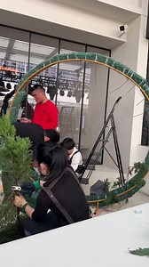 150K views · 1.1K reactions | Make a big Christmas WreathChristmas Floral Design Idea | FloralSupplies.com | Facebook