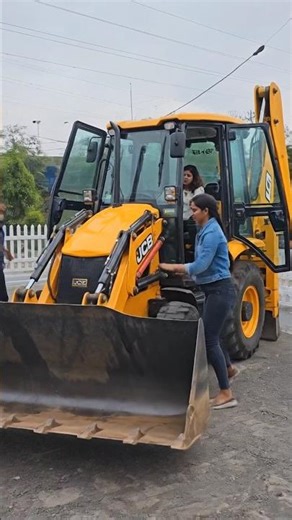 🚜JCB two ladki 🥵 operating system ❤️ #viralvideo #feed #aivideo