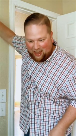 96K views · 1.8K reactions | I think the Duolingo lessons are paying off. 藍 #practicemakesperfect #coldestbaddesttour #LaughOutLoud | Polar Bear Comedy | Facebook