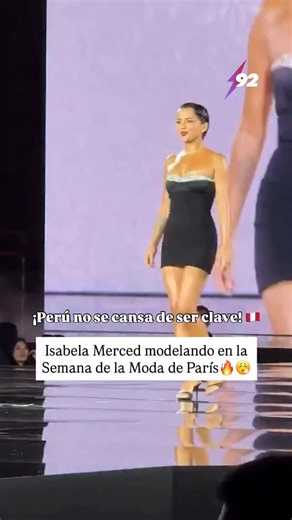 Devoró la bb 😮‍💨💅🏽 Isabela Merced deslumbró en su debut en la pasarela de la Semana de la Moda de París.🔥🔥🔥 #paris #isabelamerced #semanadelamoda | Studio92