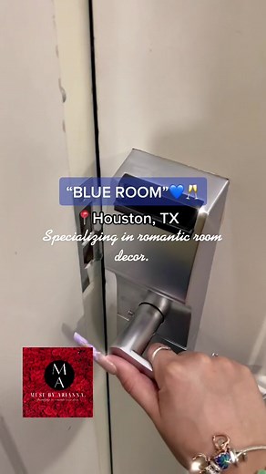 Views of a “BLUE ROOM” 💙✨ for a lovely couple celebrating their anniversary 🥂 @musebyarianna ON INSTAGRAM for booking! #love #romanticroomdecor #algorithm #houston #texas #WomenOwnedBusiness