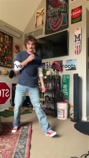 Reviving 2000s Fashion: Nostalgic Outfit Choices