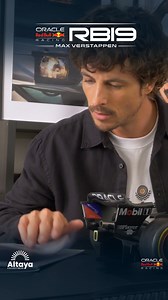 Chaque pièce s'emboîte, chaque détail compte. Monter le modèle réduit de la RB19 d'Oracle Red Bull Racing, c’est bien plus que construire une voiture de F1, c’est revivre la passion, l’adrénaline et l’histoire d’une icône sur roues. 🚗💨 À chaque étape, vous vous rapprochez de la perfection, jusqu'à revivre l’émotion d’un champion 🏆⁣ https://tinyurl.com/OracleRedBullRacing-FR | Altaya