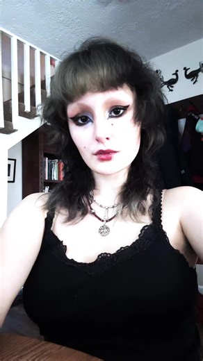 ˈɔːɹɪn ☆☆ auryn (@_qroixii_)’s videos with original sound - .