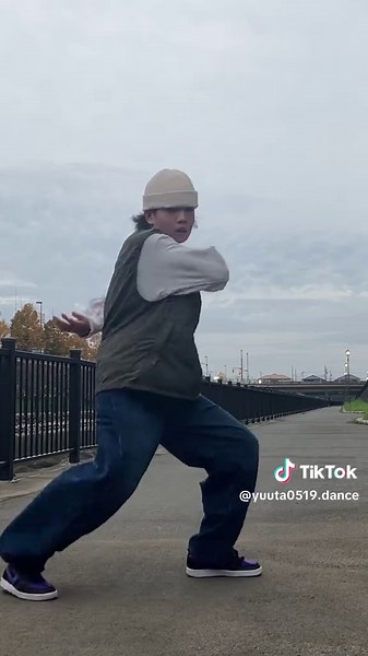 Exploring Locking Dance: Freestyle Moves and Techniques