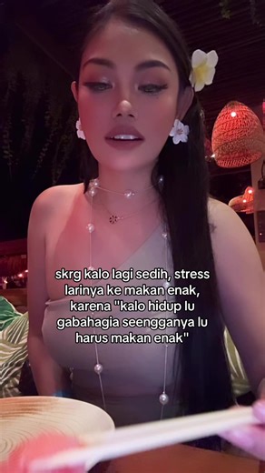 QistinaLee (@qiss_888)’s videos with Dirimu Yang Dulu - Anggis Devaki