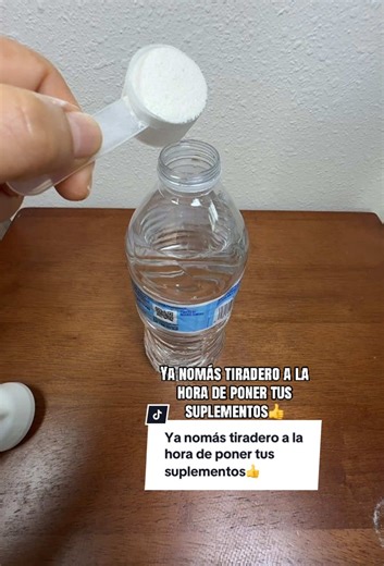 Ya nomás tiradero a la hora de poner tus suplementos en una botella#slidingspoon #utensiliosdecocina #proteinepowderspoon #drinks #starterpicks