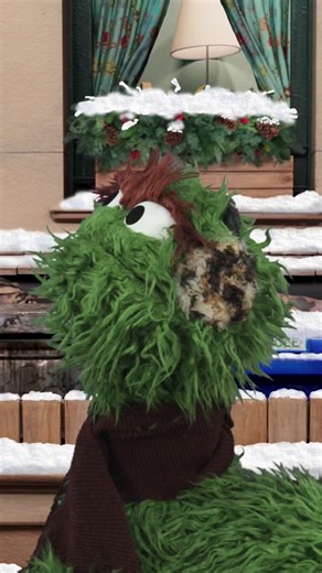 Who needs resolutions when you're already perfect? 😂💚 #HappyNewYear #OscartheGrouch #SesameStreet #2024 #NewYearSameMe #GiftofGiggles