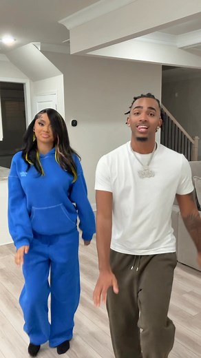 What color is my sweatsuit ? *WRONG ANSWERS ONLY*🤣🤣🤣 | Janae Skye