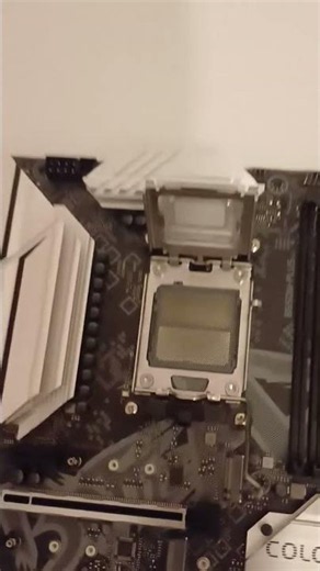 How to install an AMD processor on a motherboard/amd işlemci anakarta nasıl takılır #shorts #short