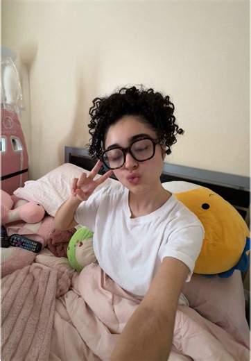 Mateo 21:18-22 aplica en este asunto tambien; tenemos la apariencia de fe o realmente tenemos fe? Queremos parecer que tenemos fruto y un llamado ya en nuestras manos, o solo queremos dar la ilusion de que ese llamado es nuestro? De donde salen estos pensamientos y ideas? Son tuyas, o de Dios? En algun punto de nuestro camino espiritual hay que confrontar nuestras VERDADERAS intenciones. // #Diosteama #jesustiktok #✝️ #✝️❤️ #devocionalescristianos #Jesusteama