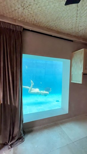 Saskia Schirin & Maurus Menno Frey | Travel Couple on Instagram: "🇬🇧 Most incredible Aquarium Suite in the stunning villa of @villaonyxtulum 🌴✨ ⁉️ Would you stay here? 📍Tulum, @villaonyxtulum _________________________ 🇩🇪Die unglaublichste Aquarium-Suite in der atemberaubenden Villa von @villaonyxtulum 🌴✨ ⁉️ Würdest du hier übernachten? 📍Tulum, @villaonyxtulum #travelgoals #travelescape #luxurytravels #tulummexico #tulumvillas #tulumtravel #villatulum #coupletravel #couplestyle #airbnbgoa