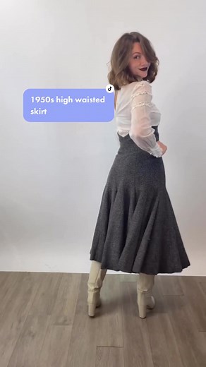 Oh so ✨effortless✨ but really it’s fully boned and expertly constructed 1950’s wool skirt #vintagefashion #1950sfashion #1950sstyle #50sfashion #50sstyle #vintageonly #vintagetok