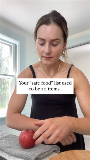 When you’re managing reflux, it can feel like you’re stuck in a constant loop of elimination—avoiding food after food and still not finding relief.🫠 But here’s the thing: the real healing happens when you address the root causes, not just restrict what you eat.🌿 I spent years obsessing over what not to eat. The problem? It wasn’t just about the food; it was about the stress and nervous system overload. The deeper I dug, the more I realized that managing reflux is not about making your life har