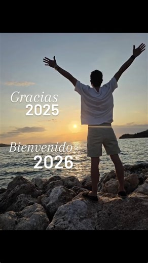 CRISTIÁN PREECE on Instagram: "GRACIAS GRACIAS GRACIAS 2025 Remodelaciones, viajes, decoraciones, radio, familia, animaciones, charlas, amigos, creación de contenido, salud, risas, aprendizajes, evolución, trabajo, deporte, desafíos, compartir, gozar... (Alguna que otra pelea, error y pena que ayudan a crecer).... ¡Soy muy feliz! Y no pararé de agradecer por eso... Viene un 2026 cargado de miles de nuevas oportunidades, desafíos, más viajes, mucho trabajo, horas de risas, buena salud, de amigos,