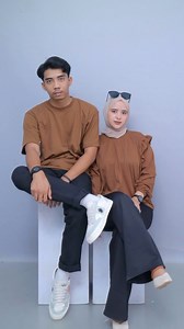 Hihi foto studio pake baju couple 100rb an!🤎😍 link bio no.392 @zu.label | Siti Masitoh
